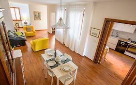 Florence Apartment In Great Location